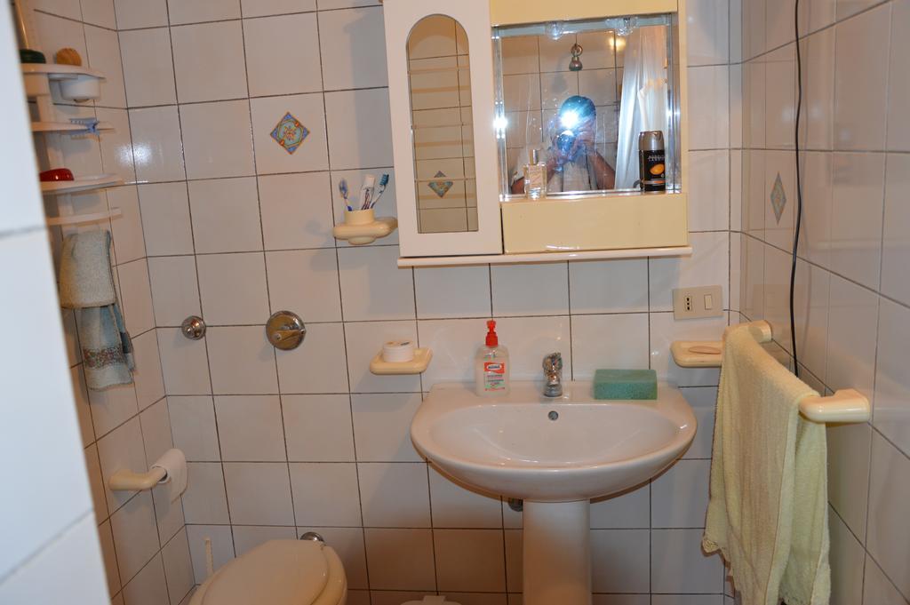 فيلا كوستوناتشيفي Casa Vacanze Scurati الغرفة الصورة
