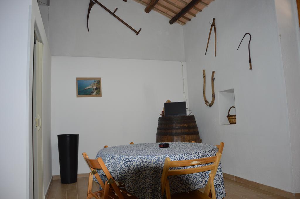فيلا كوستوناتشيفي Casa Vacanze Scurati الغرفة الصورة